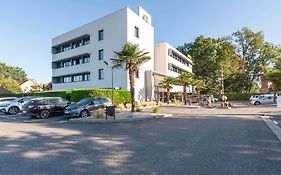 B&B HOTEL Pau Zénith
